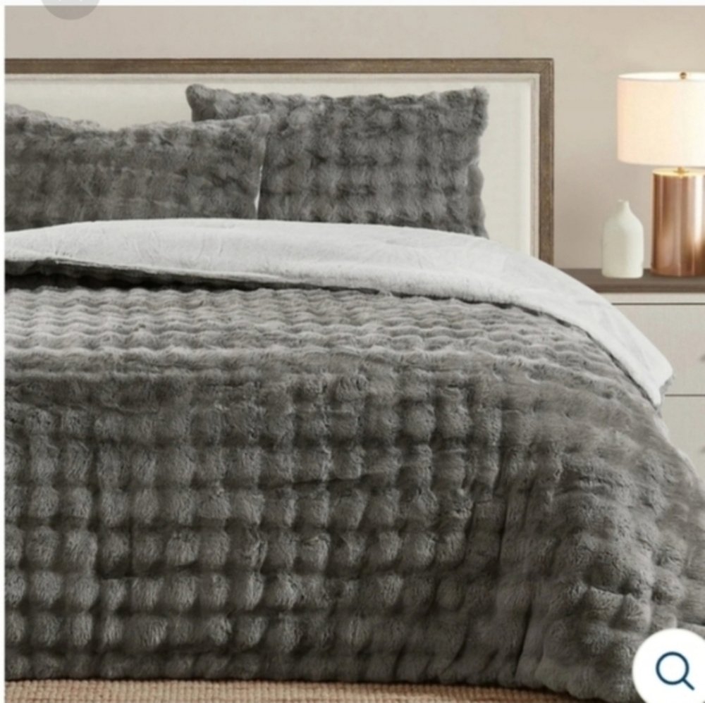FRYE 3-piece Faux Fur Comforter Set, New, KING